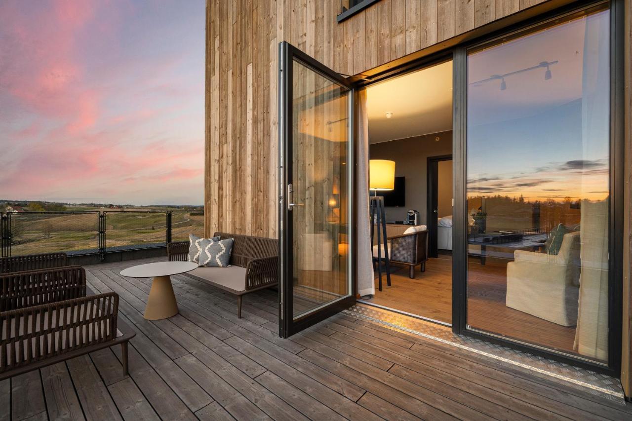Lily Country Club Hotel Klofta Exterior photo