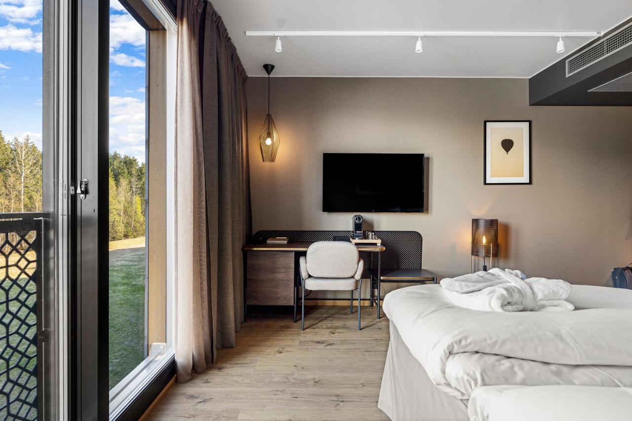 Lily Country Club Hotel Klofta Exterior photo